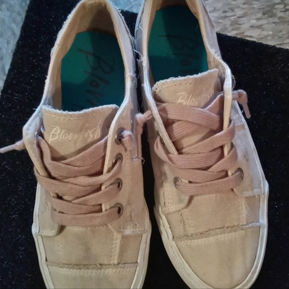 Blowfish Malibu Blush Pink Distressed Canvas Laced Sneakers - Picture 6 of 7